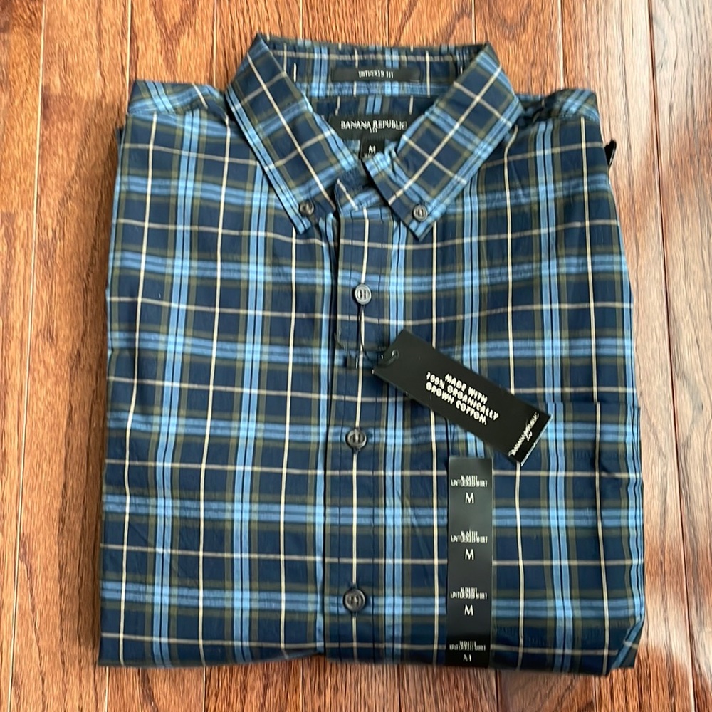 NWT Banana Republic Slim Fit Untucked Medium button down shirt